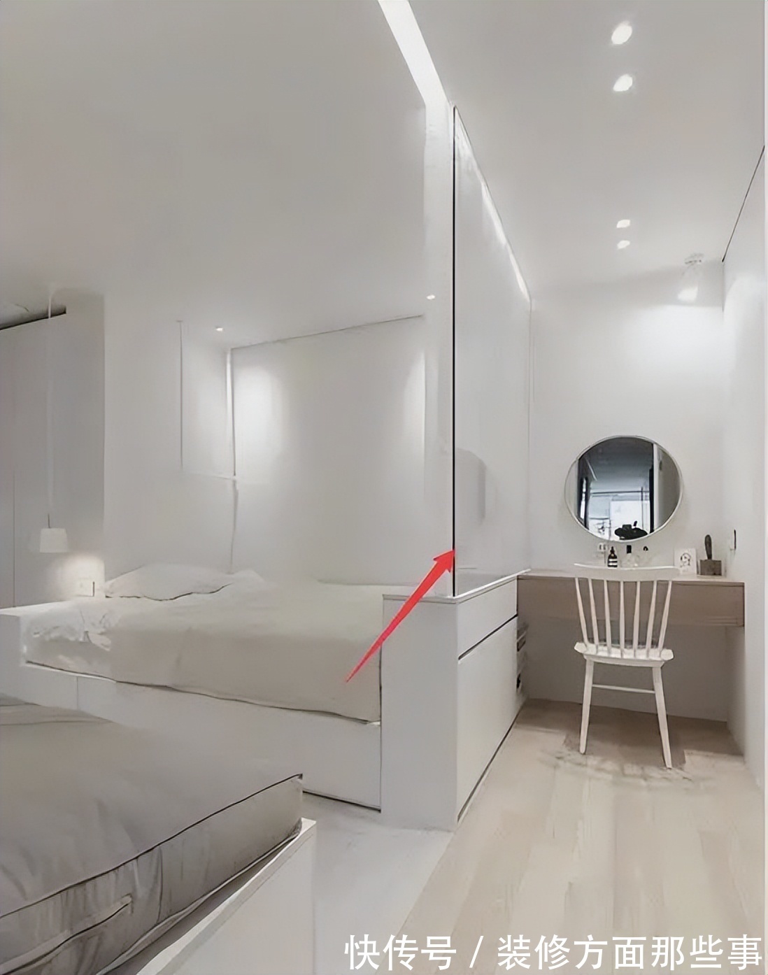 隔断|直到完工,才知道媳妇眼光独到,床头做书房,中间隔断半墙半玻璃