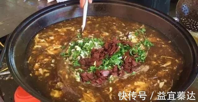 面条这样吃才叫香,农村秘制卤面,大厨详解,出锅那一刻,看饿了