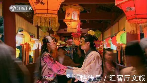 井盐|去年才通高铁,这座“十八线”国内小城,凭什么就火到了国外?