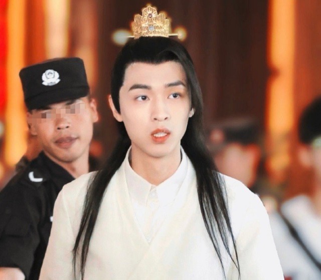 趙又廷|《贏家》3個(gè)細(xì)節(jié)被夸，還發(fā)現(xiàn)趙又廷、李易峰、關(guān)曉彤的另外一面