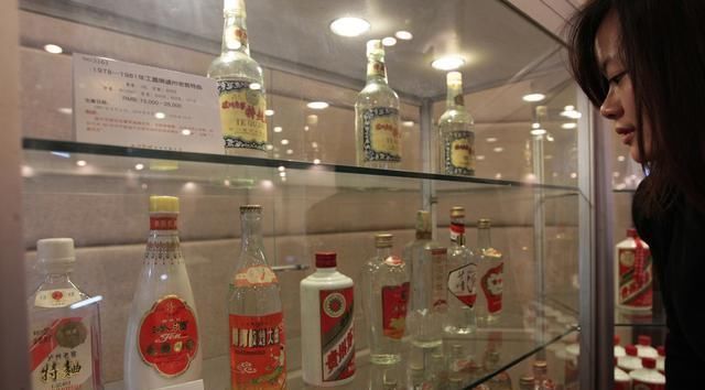 酱香|白酒香型哪种最好反正茅台的酱香都抵不过它,入口生津余味无穷