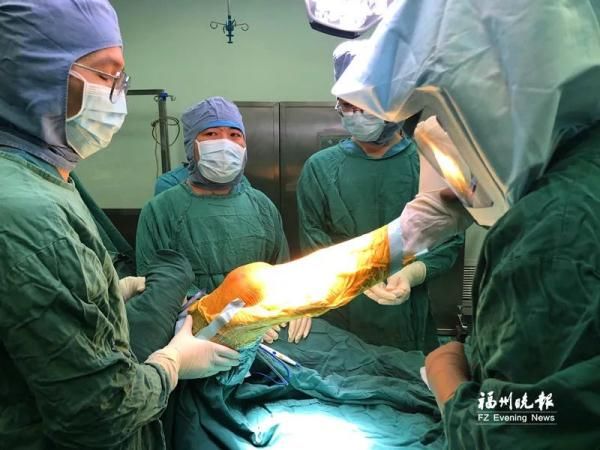 高尿酸血症|才30多岁！福州小伙坐上轮椅！只因……