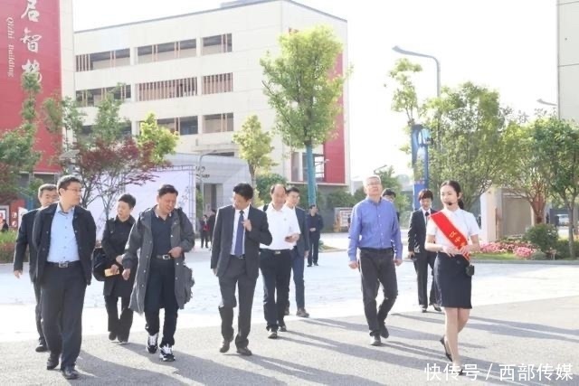 中学与大学衔接培养拔尖创新人才研讨会在汉中东辰学校举办