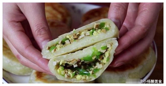 青椒鸡蛋这样做，孩子天天点名要吃，上桌就扫光，比吃肉还香