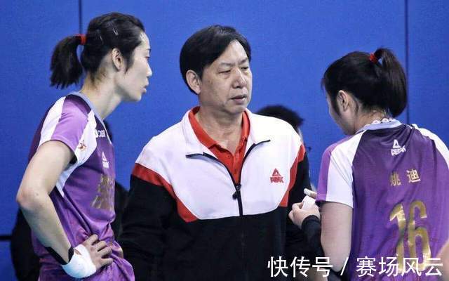 张建章|中国女排主帅报名今日结束!郎平和陈忠和负责评选,真是4选1?