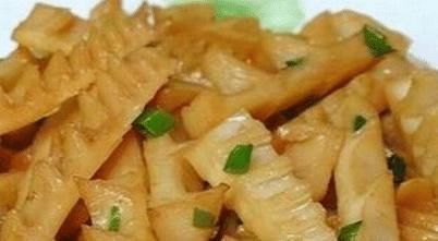 为啥饭店炒的竹笋不苦涩大厨分享妙招,原来少了这关键1步