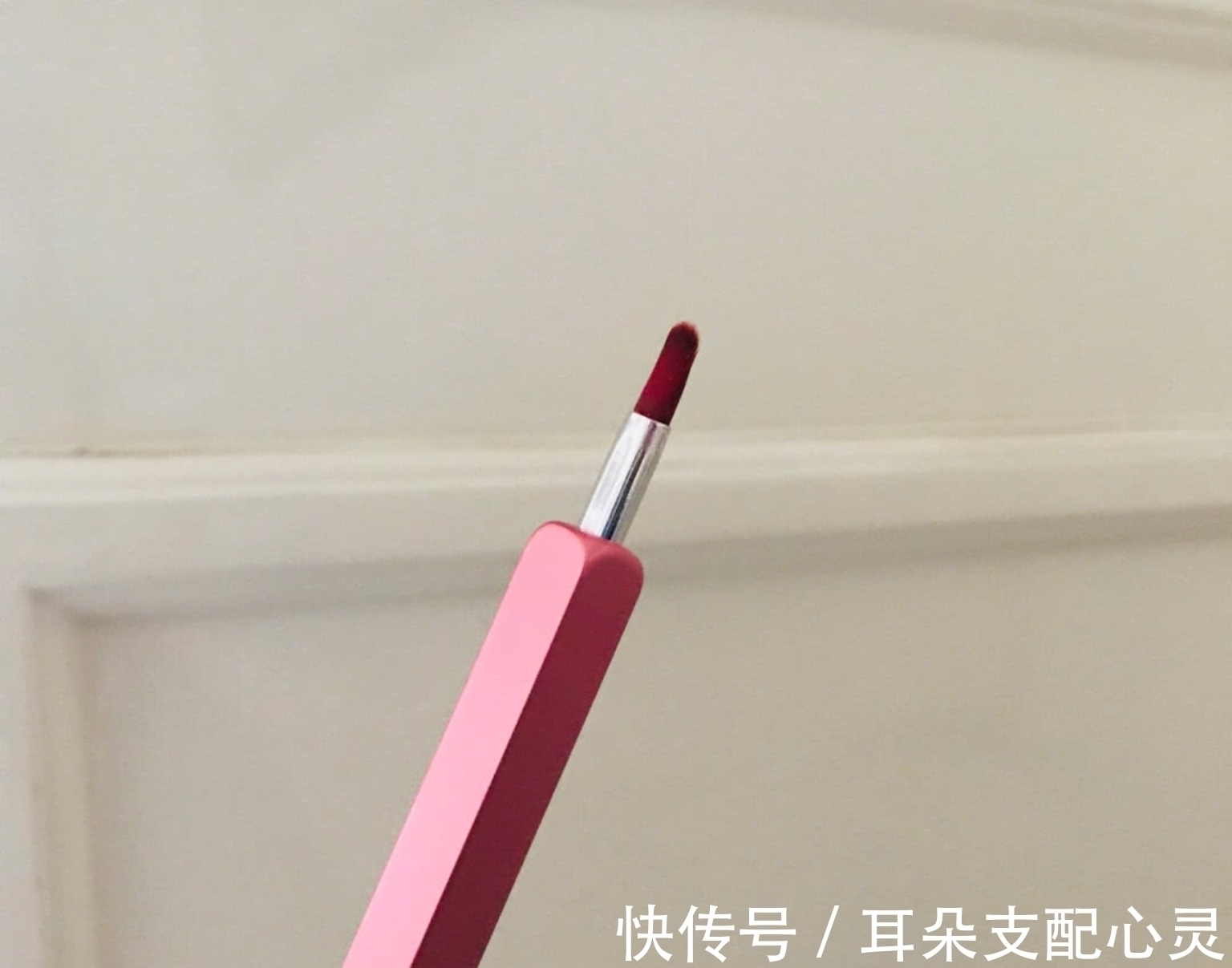 小仙女们 口红不能横着涂?还有这些错误,会加深唇纹起干皮,女生最好改掉