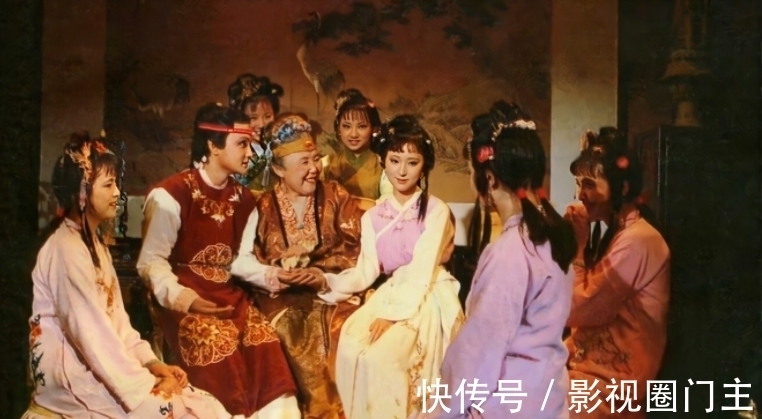 黛玉#红楼梦:黛玉和宝钗进贾府的待遇天差地别!影视剧和原著大不同!