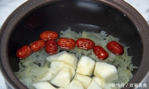 银耳和“它”天生是一对,夏季补水常吃它,一碗还不到5块钱