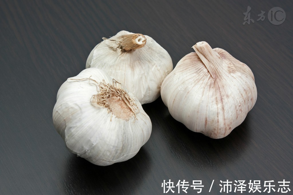 蜂蜜|别再醋泡蒜了!专家支招蒜中加一宝,80岁的人,30岁的肾