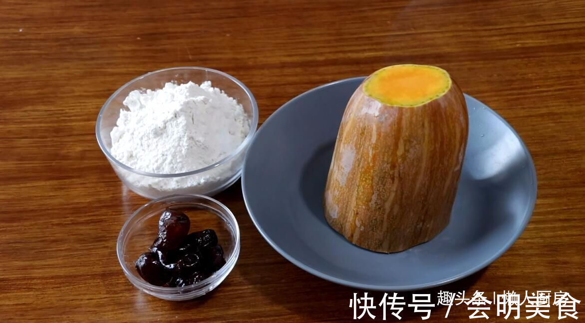 一块南瓜，一碗面粉，教你用电饭锅做好吃的南瓜花卷，比蒸的好吃