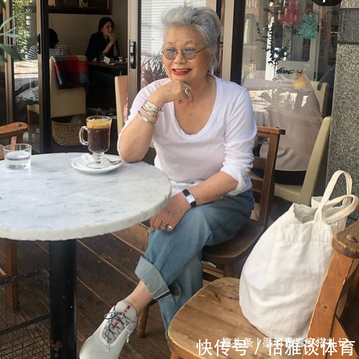 亮色系|日本82岁奶奶火了,身材发福但穿衣简约时髦,网友:比穿旗袍好
