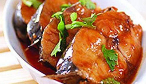 美食推荐：糖醋排骨，干锅娃娃菜，红烧鱿鱼，开胃金针菇的做法