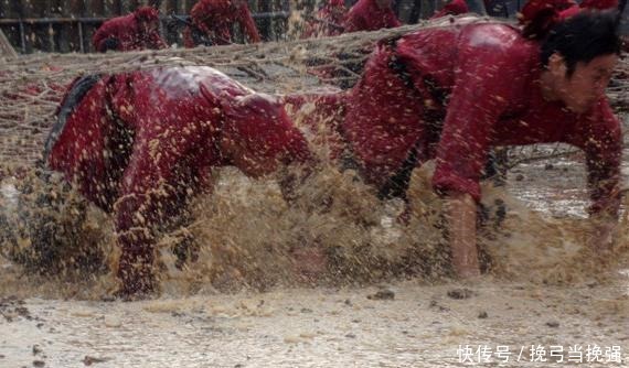 禁军|豹子头林冲化身特种兵,带领八十万禁军进行匍匐训练!