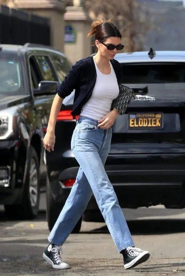 豆角|放弃小脚裤吧,今年流行的是“豆角裤”,时髦显瘦,怎么穿都好看