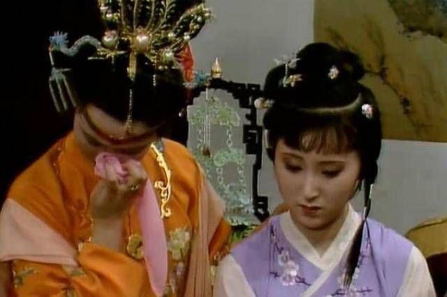 本性|王熙凤考验了2位女子的智商,1人看透她的本性,另1人被她害死