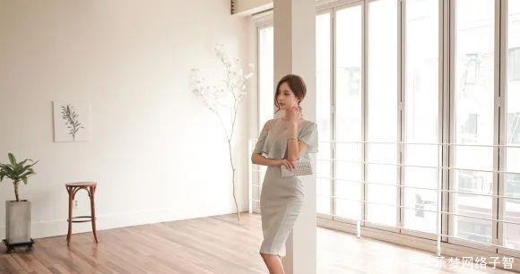 淡青|美女鉴赏:朦胧薄荷竹叶淡青吊摆连衣裙