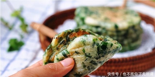 韭菜饼松软有诀窍,教你饭店不外传做法,个个柔软蓬松,真解馋!