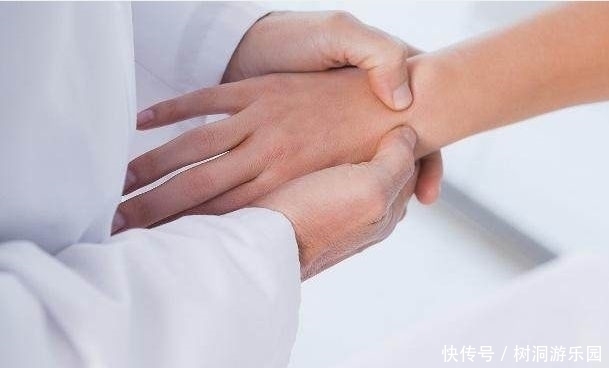 按压|长期便秘的人,按压手上“通便穴”,帮你排便顺畅,一身轻松