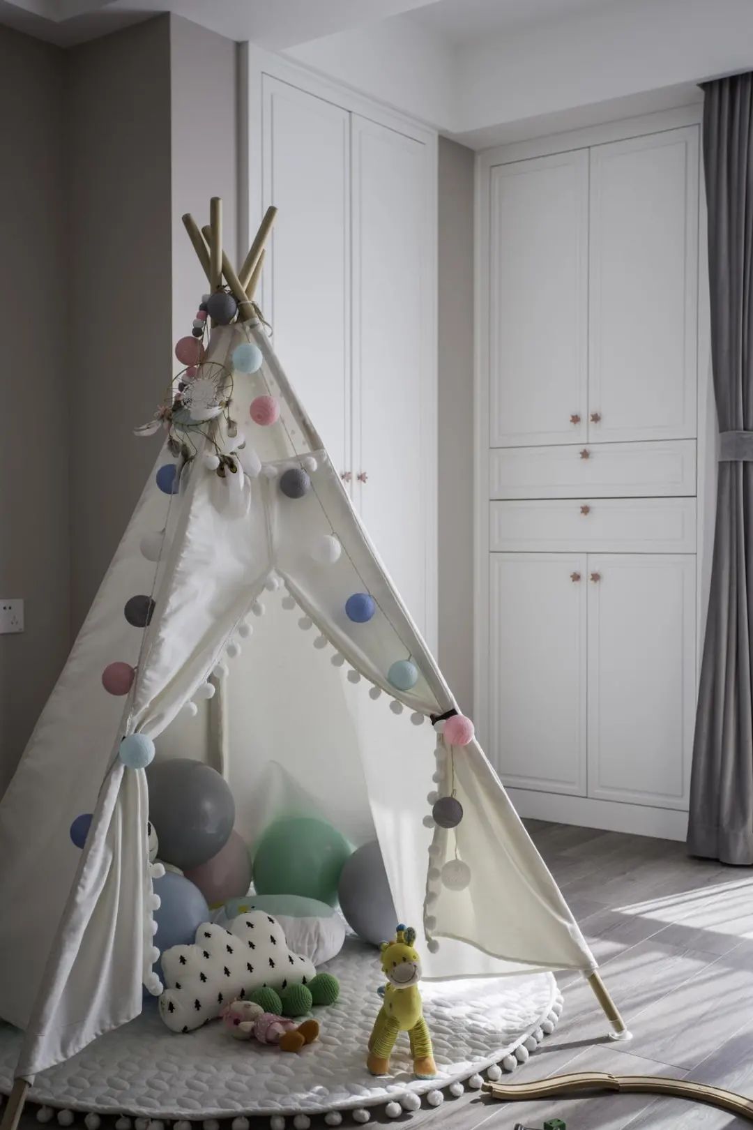 舒适|180㎡浪漫小窝，蓝与粉、灰与白，优雅情趣，轻松舒适