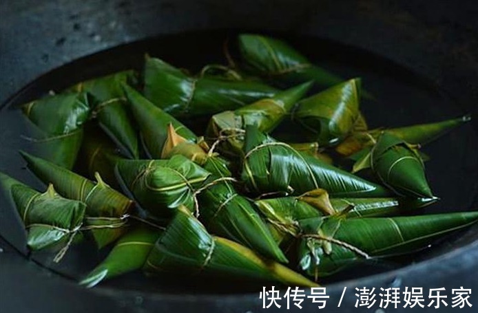 香甜|煮粽子有诀窍，水里多加“2样料”，粽子煮好更好吃，香甜软糯