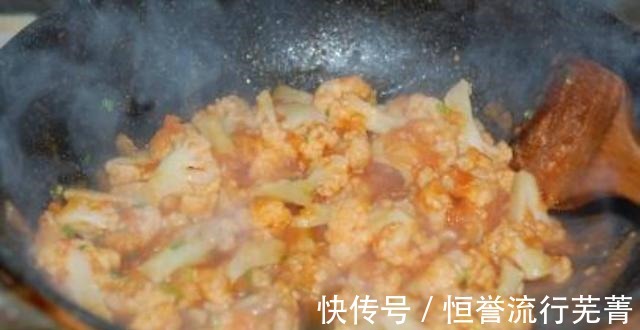 老少皆宜|教你一个花菜新吃法,和这道菜搭配,美味又开胃,老少皆宜!