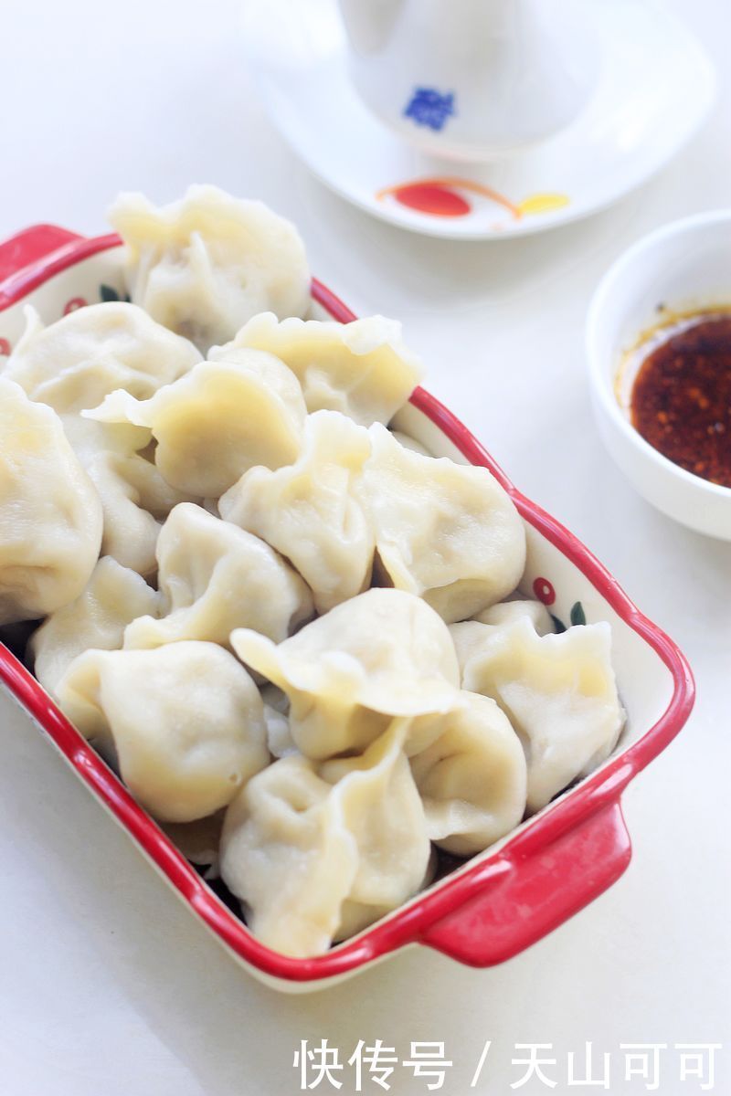 原汁原味|看新疆人冬至吃什么馅饺子?比韭菜开胃,比芹菜汁多,太滋补