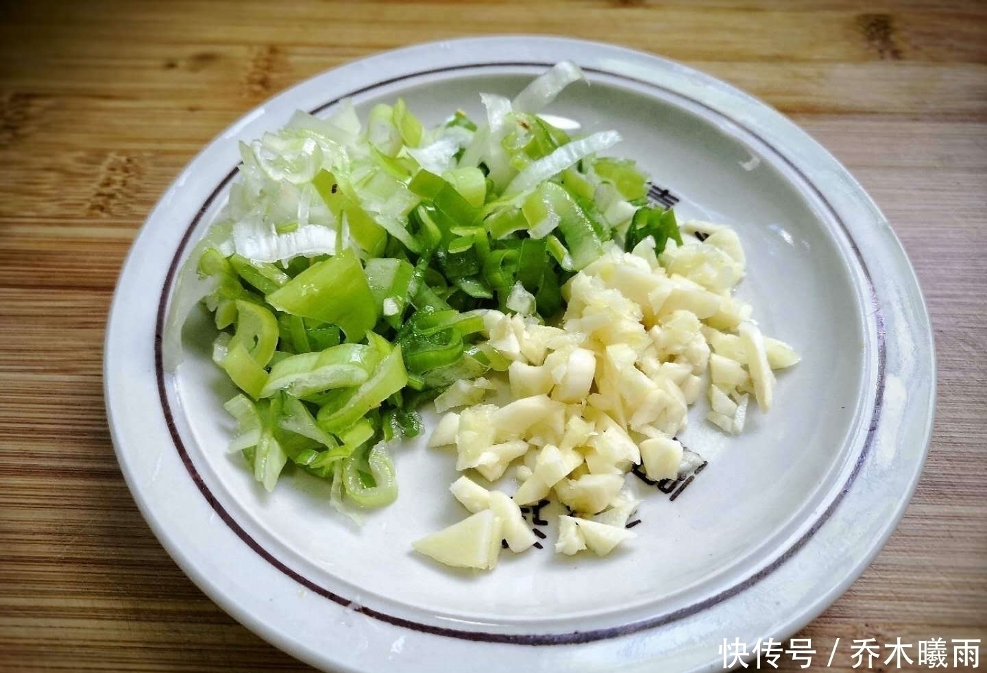 热炒菜|80岁的奶奶每天都要吃它,开胃下饭,炒一盘上桌,都能多吃2碗饭