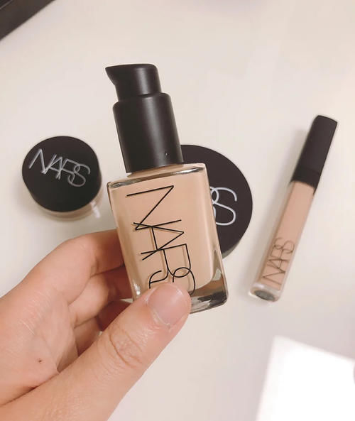 嘘！这几个宝藏粉底液也太好用了吧，自然持妆还不容易暗沉，