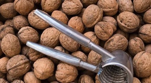 核桃泥|核桃是长寿果,但核桃并不适合所有人吃,6类人最好别吃。