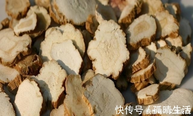 炖羊肉,记得放“1红1白1黄”,肉嫩无膻味,羊汤清亮又好喝