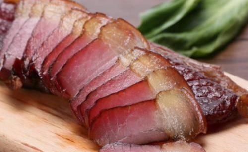 五花肉|腌腊肉，放多少盐合适？多加2样，腊香十足，筋道好吃，1年不发霉