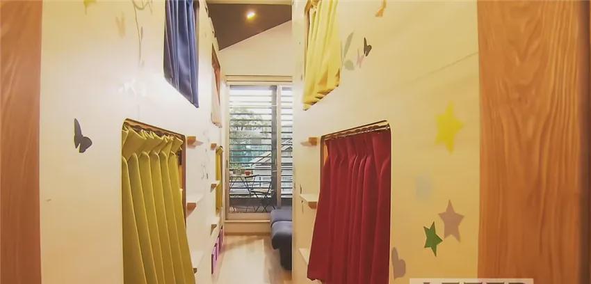 棉被|日本五个女生共睡一屋，用棉被隔开当房间，过着极致蜗居的生活