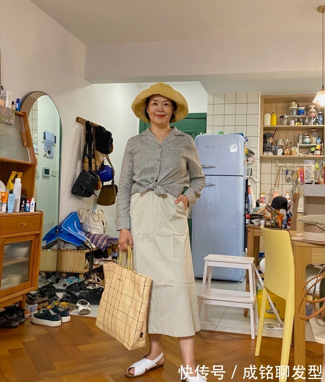 衬衫|五六十岁的女人怎么穿减龄?学会“三要三不要”,时尚优雅显年轻