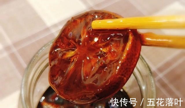 家人|每到秋季，都会熬柠檬膏给家人饮用，滋润入肺好喝，熬一锅吃一季！