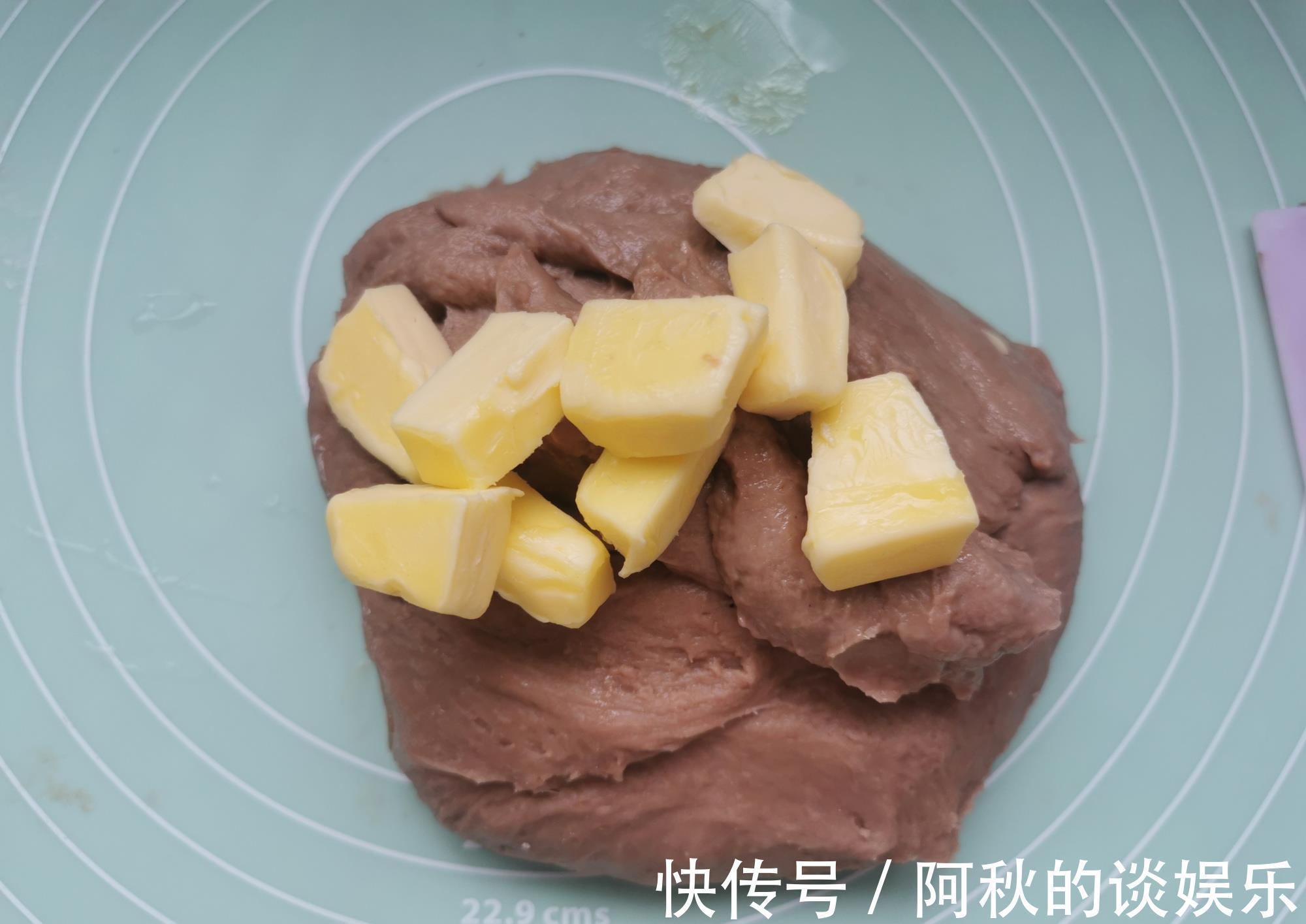 面包|私房爆款!超人气巧克力脆脆面包,香味浓郁,自己做真材实料