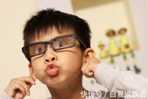 妈妈|妈妈哄6岁儿子睡觉,孩子一句童言无忌,妈妈决定和孩子分房睡