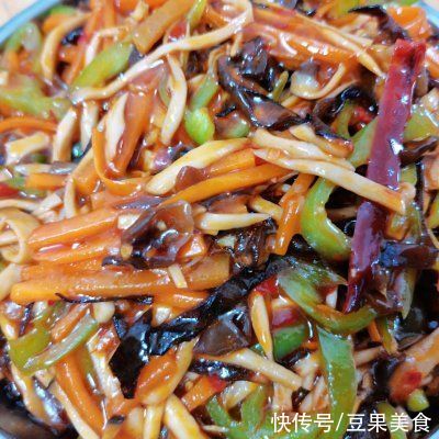 这道鱼香杏鲍菇一上桌，全家都爱吃