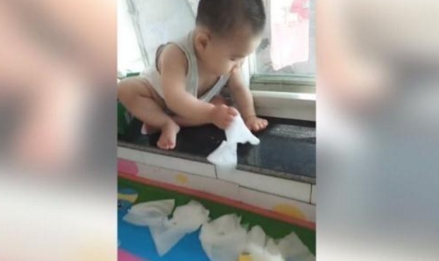 父母们|进门就看到萌娃这幕,这是生了个小祖宗,妈妈欲哭无泪啊