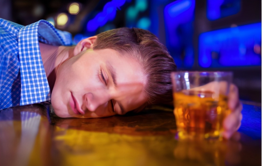 秘诀|真正降血压的秘诀找到了,不是戒烟酒,若能做到,血压或许稳如山