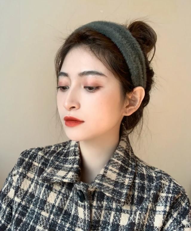 小姐姐|丸子头:扎出了少女感,烟筒卷:烫出了洋气感,2021年真不得了!