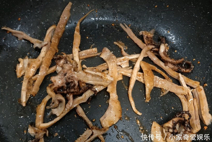  简单|好看又好吃的手撕鱿鱼，吃了之后就忘不掉，做法还很简单