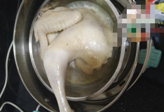 这么做鸡肉,做法简单营养高,滑滑嫩嫩的,儿子连皮一起啃光