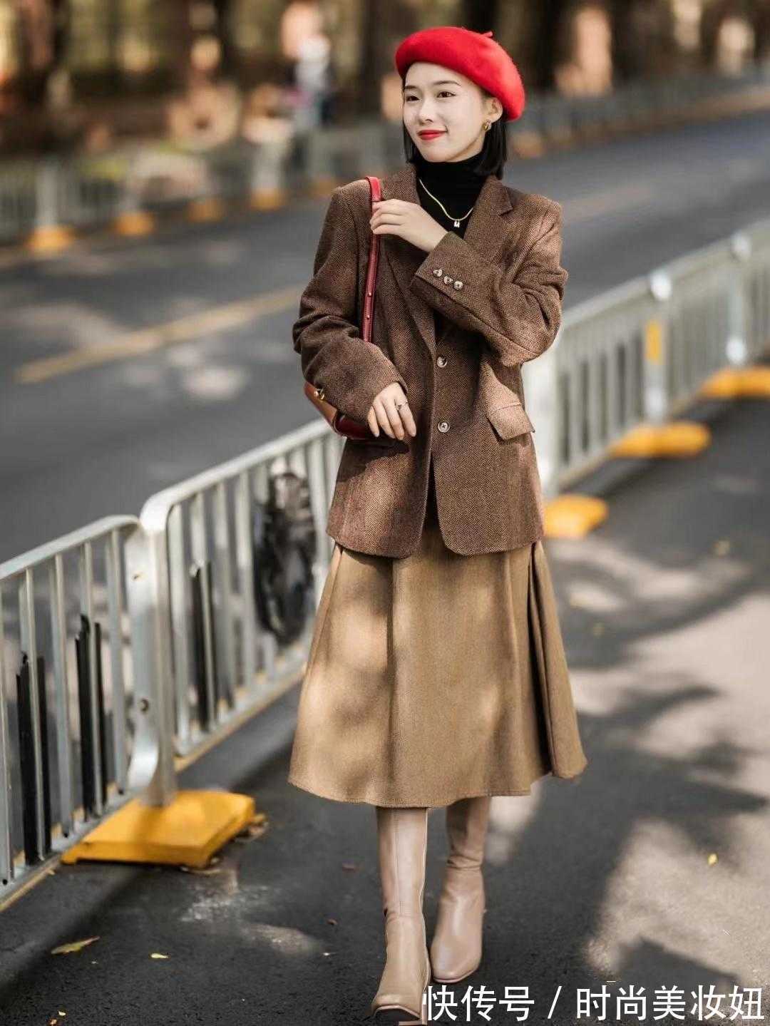 运动裤|这才是“新年”该有的穿搭,红红火火又洋气,照穿美成了焦点