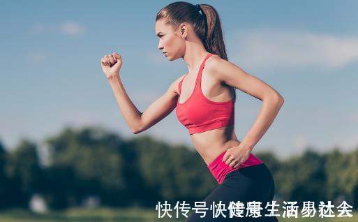 练习者|4个表现频繁出现,提示女人:你已经进入更年期了,不年轻了