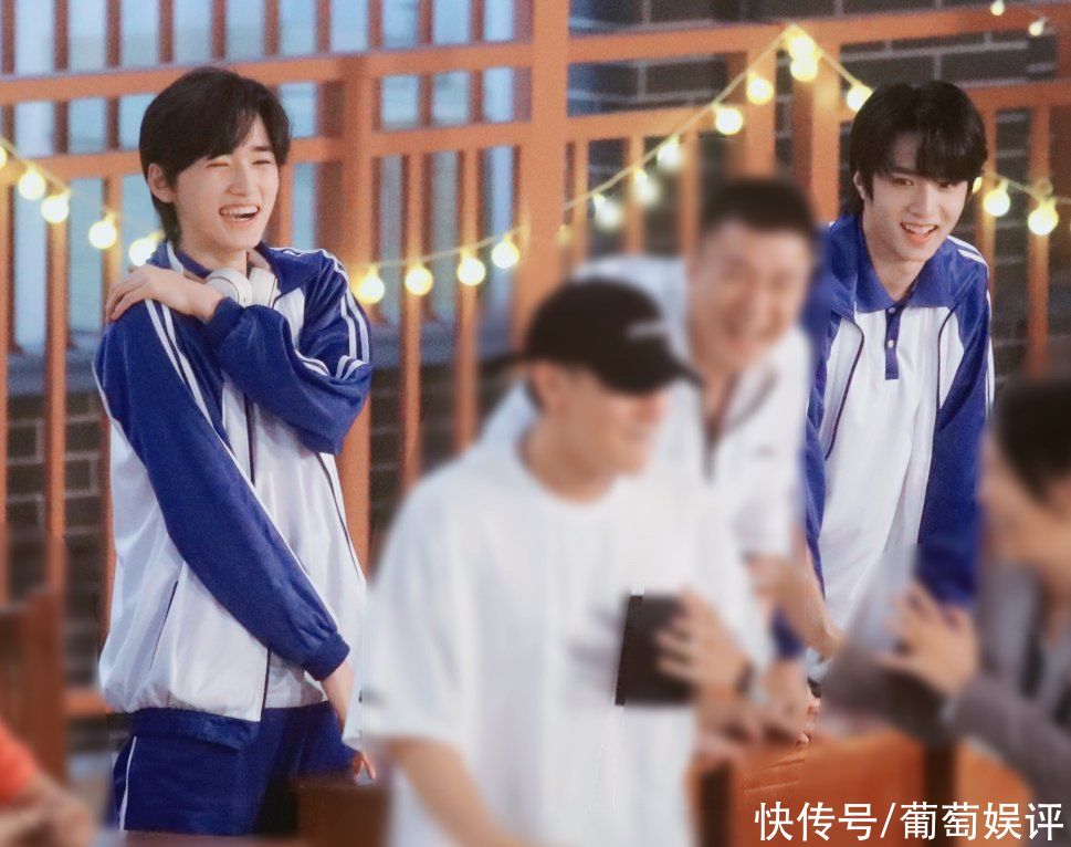 路透|《萌探》最新路透，以為宋亞軒夠養眼，卻被穿校服的劉耀文帥迷糊