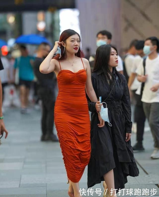 连衣裙|新年穿搭就要红红火火,这款连衣裙优雅又接地气,轻松提高档次