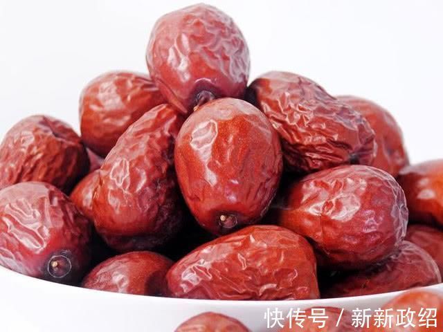 熬夜族|红枣和它一起煮连喝20天,湿气没了肚子不鼓,皮肤似婴儿