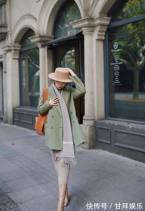 色系|女人过了40岁,少穿黑白灰!多穿这个“年轻色”,时髦显白超气质