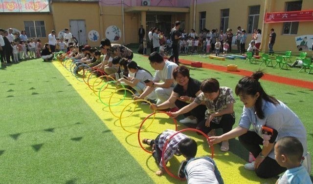 孩子|老师将孩子睡觉照片发到群里,家长看到后大闹幼儿园,园长道歉